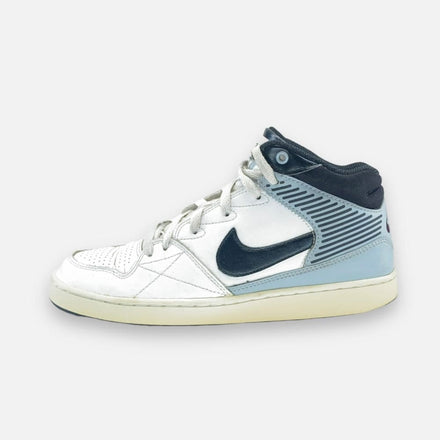 Nike Priority Mid - Maat 40