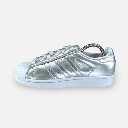 Tweedehands Adidas Superstar Silver - Maat 38 1