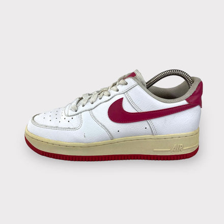 Tweedehands Nike Air Force 1 '07' - Maat 39 1