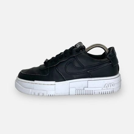 Tweedehands Nike WMNS Air Force 1 Pixel 'Black' - Maat 38 1
