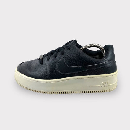 Tweedehands Nike WMNS Air Force 1 Sage 'Black' - Maat 40 1