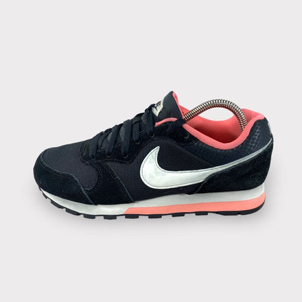Tweedehands Nike MD Runner 2 - Maat 39 1