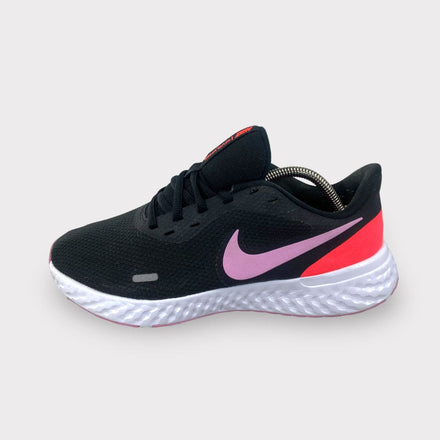 Tweedehands Nike Revolution 5 - Maat 41 1