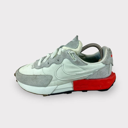 Tweedehands Nike Fontana Waffle - Maat 37.5 1