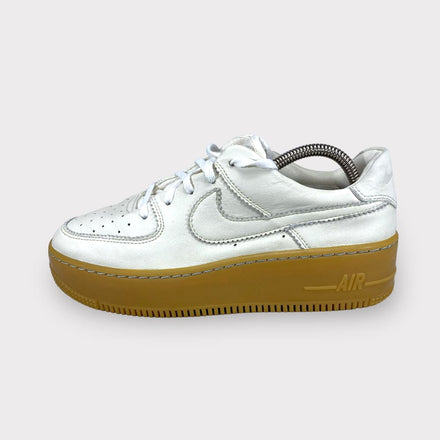Tweedehands Nike Air Force 1 Sage Low LX - Maat 39 1