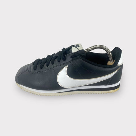 Tweedehands Nike Classic Cortez 'Black' - Maat 40 1