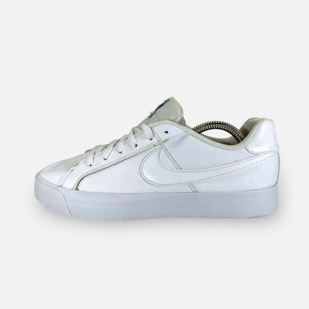 Tweedehands Nike Court Royale - Maat 40.5 1