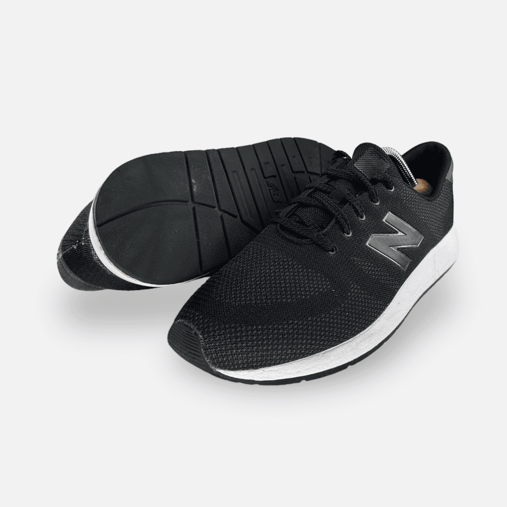 420 new balance black hotsell