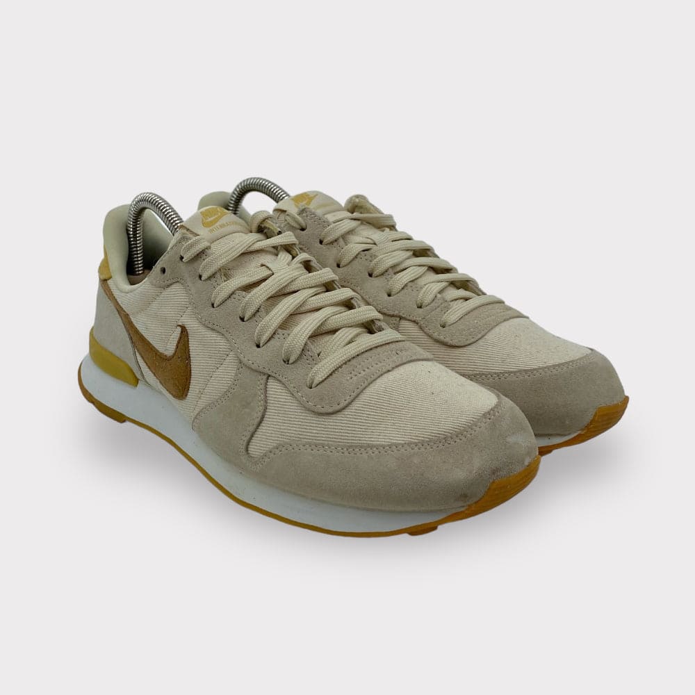 Nike deals internationalist 40.5