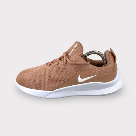 Tweedehands Nike Viale - Maat 39 1