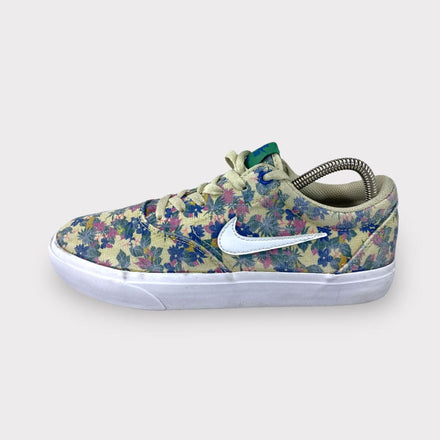 Tweedehands Nike SB WMNS SB Charge Canvas Premium - Maat 41 1