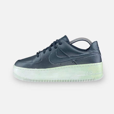 Tweedehands Nike WMNS Air Force 1 Sage 'Black' - Maat 38 1