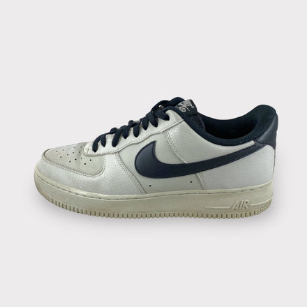 Tweedehands Nike Air Force 1 ’07 'Pale Grey' - Maat 45 1
