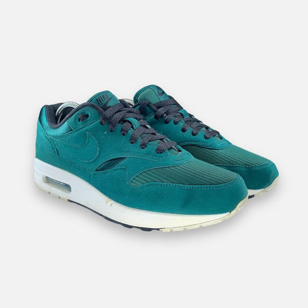 Nike Air Max 1 &