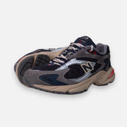 New Balance 725 Radically Classic Pack Navy - Maat 39.5