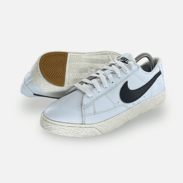 Nike Blazer Low White Black (GS) - Maat 37.5