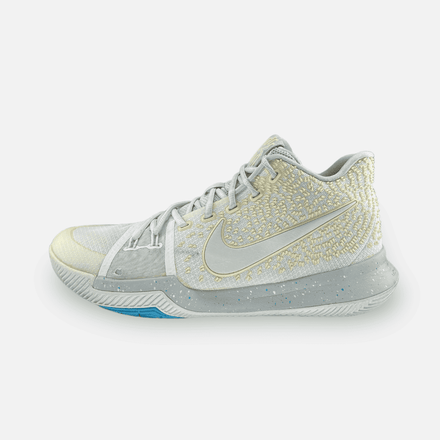 Nike Kyrie 3 - Maat 44.5
