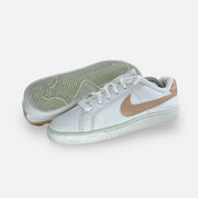 Tweedehands Nike Wmns Court Royale 'White Metallic Red Bronze' - Maat 40 4