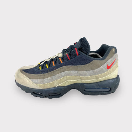 Tweedehands Nike Air Max 95 'Topographic' - Maat 45.5 1