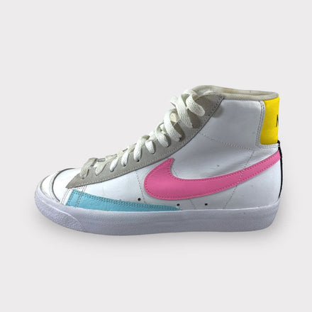 Tweedehands Nike Blazer Mid '77 Vintage 'Pink Glow' - Maat 40.5 1