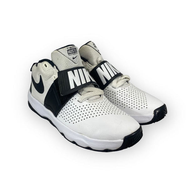 Nike Team Hustle D 8 - Maat 38 Nike