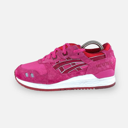 Tweedehands ASICS GEL LYTE III "MAGENTA" - Maat 38.5 1