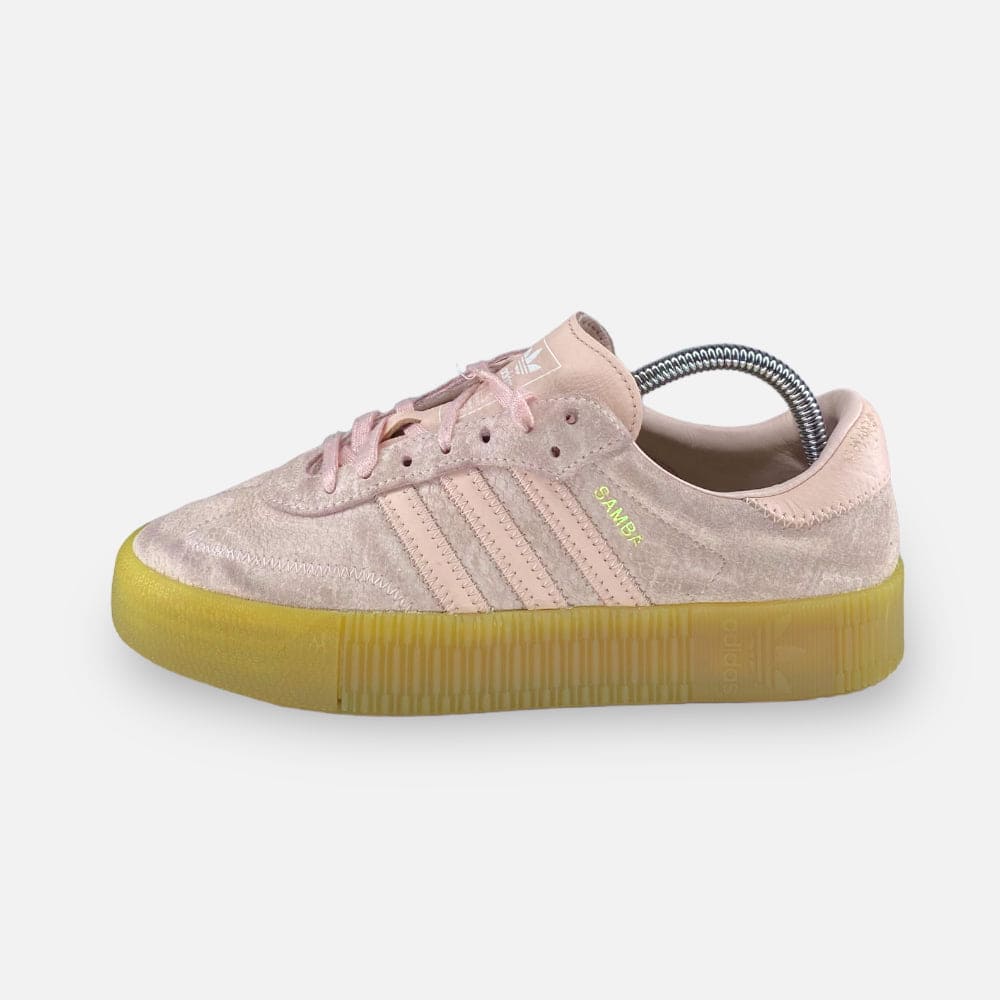 Adidas originals samba rose trainers in pink on sale with gum sole