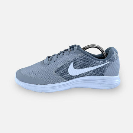 Tweedehands Nike Revolution - Maat 39 1