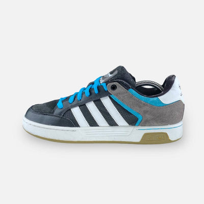 Tweedehands Adidas Varial St - Maat 40 1