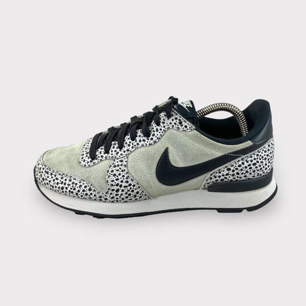 Tweedehands NIKE INTERNATIONALIST WMNS - Maat 38.5 1