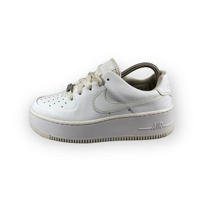 Nike WMNS Air Force 1 Sage 'Triple White' - Maat 36 Nike