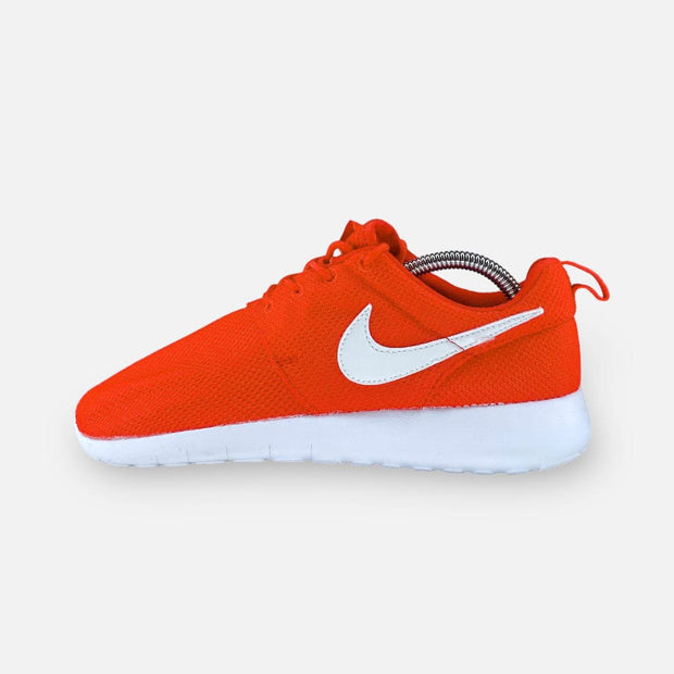 Tweedehands Nike Roshe One University Red - Maat 38 1