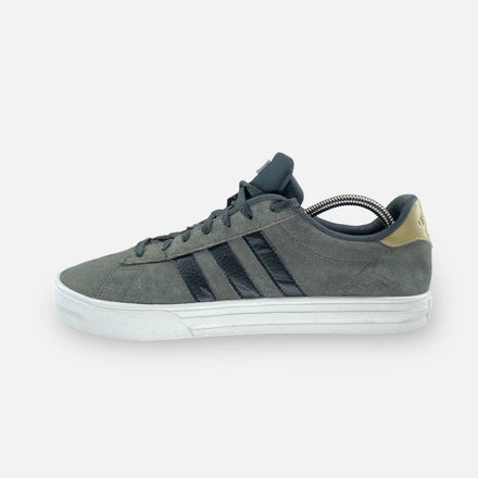 Tweedehands adidas Daily 2.0 - Maat 45.5 1