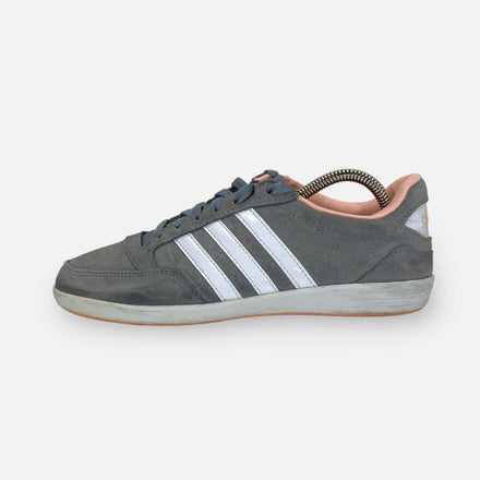 Tweedehands Adidas Hoops - Maat 38.5 1