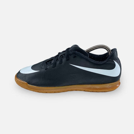 Tweedehands Nike Bravata - Maat 37.5 1