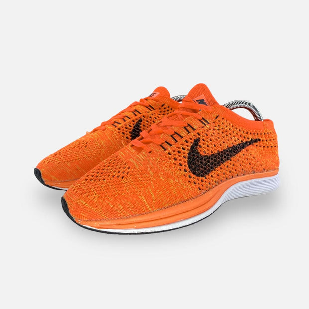 Tweedehands Nike Flyknit Racer Orange - Maat 37 3