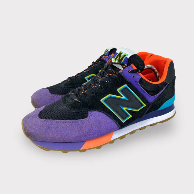 Tweedehands New Balance 574 - Black with Blue - Maat 44.5 3