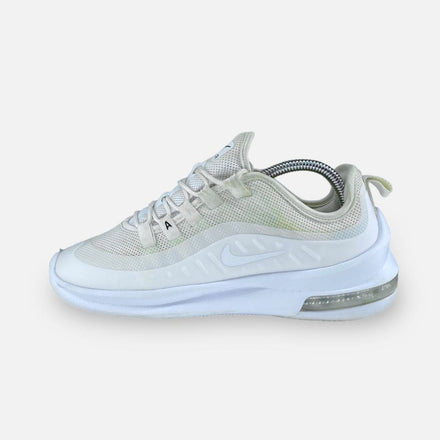 Tweedehands Nike Sportswear Air Max Axis - Maat 37.5 1