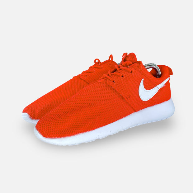 Tweedehands Nike Roshe One University Red - Maat 38 3