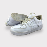 Tweedehands Nike Air Force 1 '07 'Triple White' - Maat 40.5 4