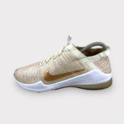 Tweedehands Nike Air Zoom Fearless Flyknit 2 Metallic - Maat 38 1