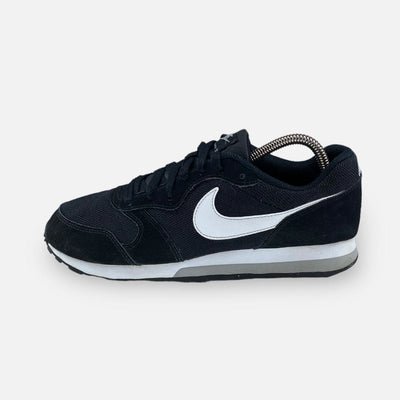 Tweedehands Nike MD Runner 2 (GS) - Maat 39 1