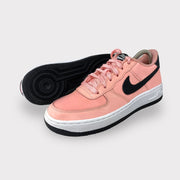 Tweedehands Nike Air Force 1 BG Valetine's Day 'Pink' - Maat 36.5 4