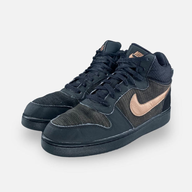 Tweedehands Nike Court Borough Mid Prem - Maat 40.5 3