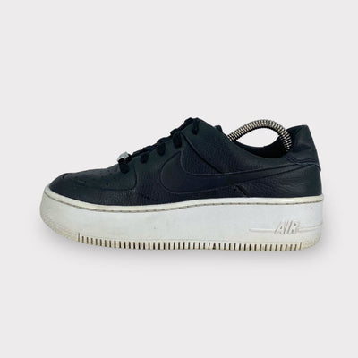 Tweedehands Nike WMNS Air Force 1 Sage 'Black' - Maat 39 1