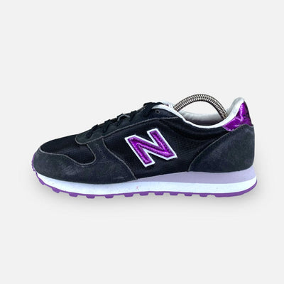 Tweedehands New Balance 311 Classic - Black with Faded Cobalt - Maat 40.5 1