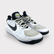 Tweedehands Nike Team Hustle D 9 - Maat 39 3