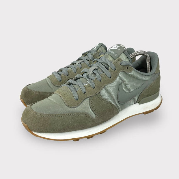 Tweedehands Nike Internationalist Silver - Maat 40 3