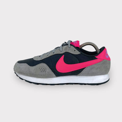 Tweedehands Nike "MD Valiant" - Maat 39 1