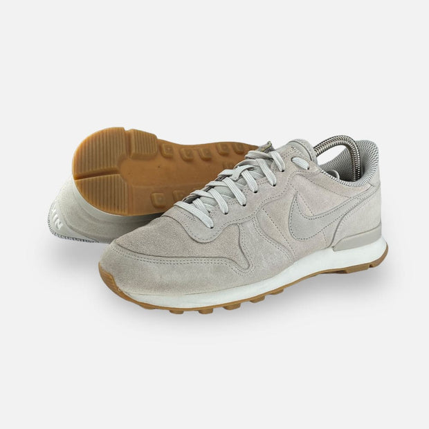 Tweedehands Nike Wmns Internationalist SE - Maat 39 4